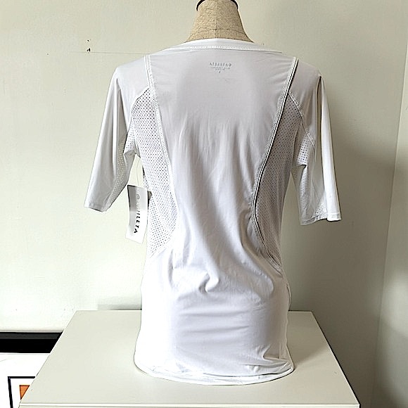NWT! Athleta White Pacifica II Tee! - Picture 3 of 6